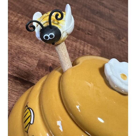 HONEY MIEL CERAMIC HONEY POT JAR WITH LID AND WOODEN HONEY STICK - Picture 2 of 8